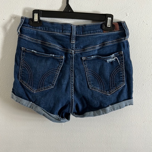 Used Distressed Hollister High-Rise Short Size 11 - Picture 2 of 3